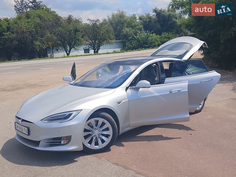 Tesla Model S 2016