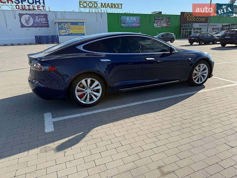 Лифтбек Tesla Model S 2018 в Виннице
