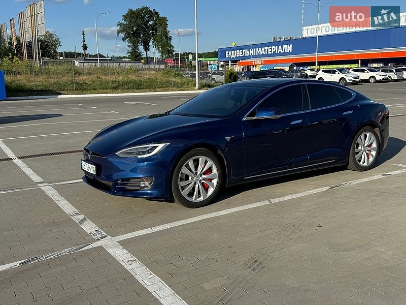 Лифтбек Tesla Model S 2018 в Виннице