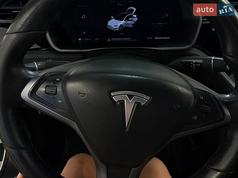 Лифтбек Tesla Model S 2018 в Киеве