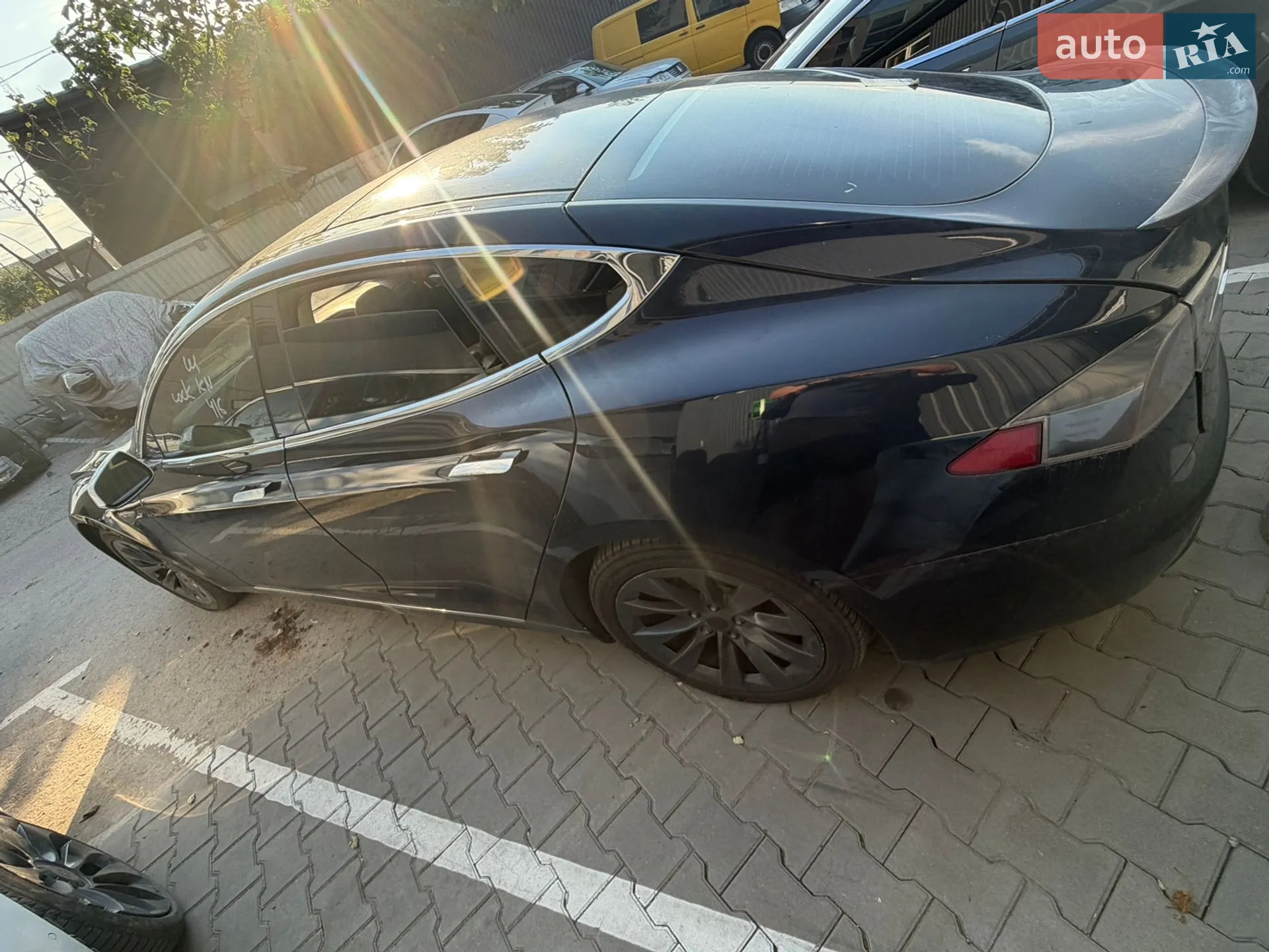 2014 Tesla Model S - мініатюра 3