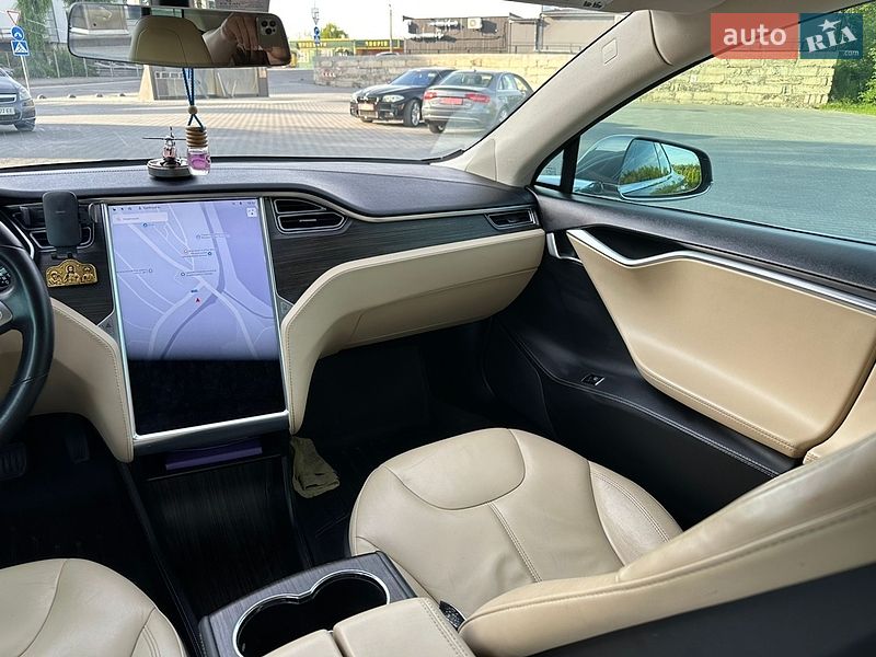 Ліфтбек Tesla Model S 2014 в Тернополі фото 38 Ліфтбек Tesla Model S 2014 в Тернополі