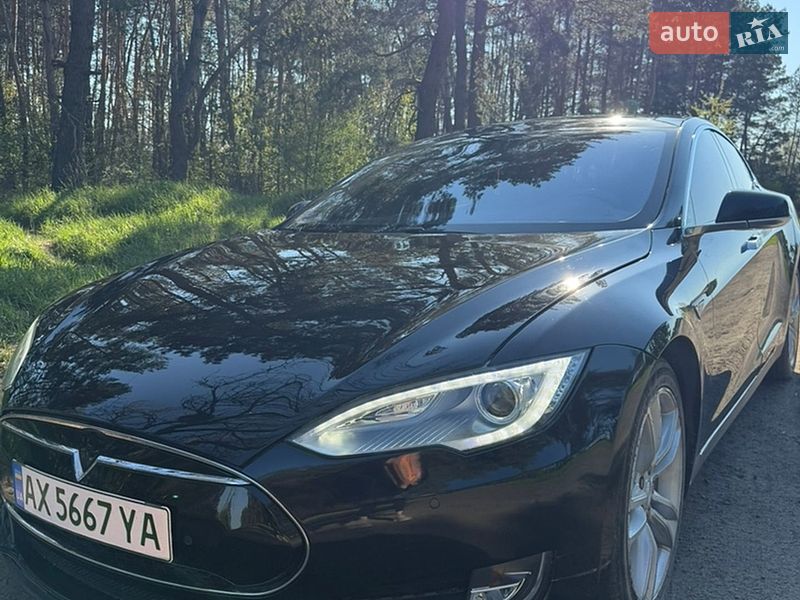 Ліфтбек Tesla Model S 2014 в Харкові