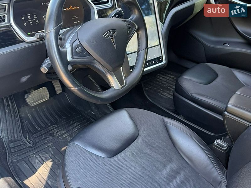 Ліфтбек Tesla Model S 2014 в Харкові