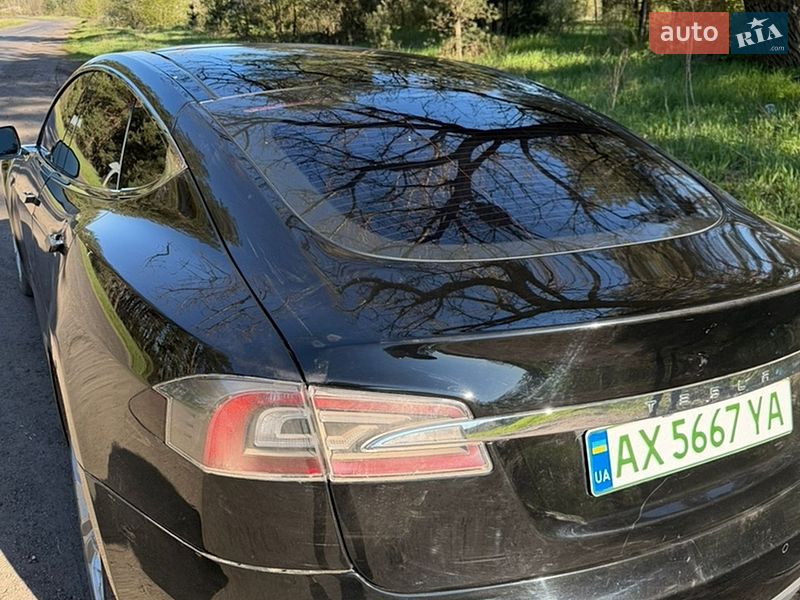 Ліфтбек Tesla Model S 2014 в Харкові