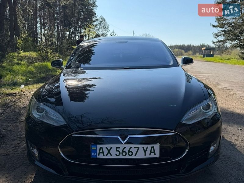 Ліфтбек Tesla Model S 2014 в Харкові