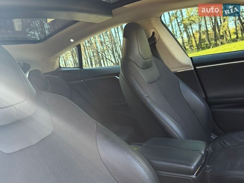 Ліфтбек Tesla Model S 2014 в Харкові