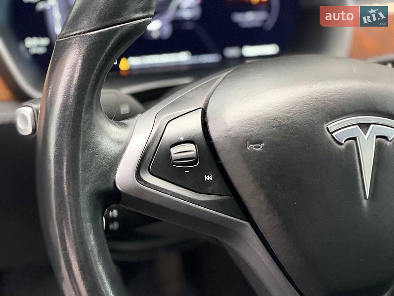 Лифтбек Tesla Model S 2019 в Киеве