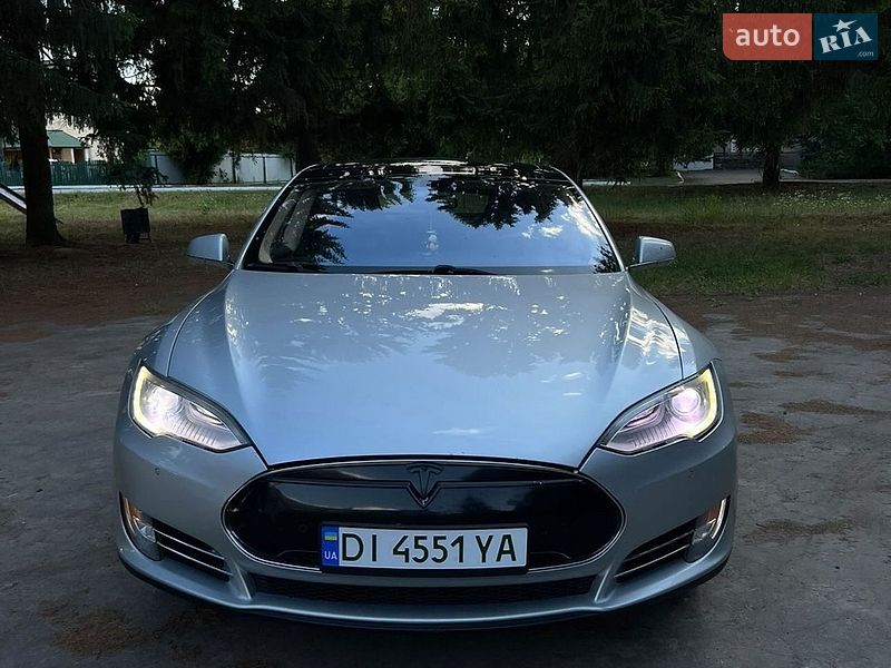 Tesla Model S 2014