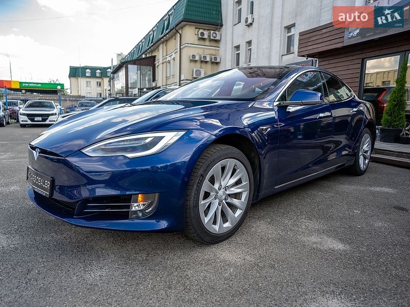 Лифтбек Tesla Model S 2019 в Киеве фото 3 Лифтбек Tesla Model S 2019 в Киеве