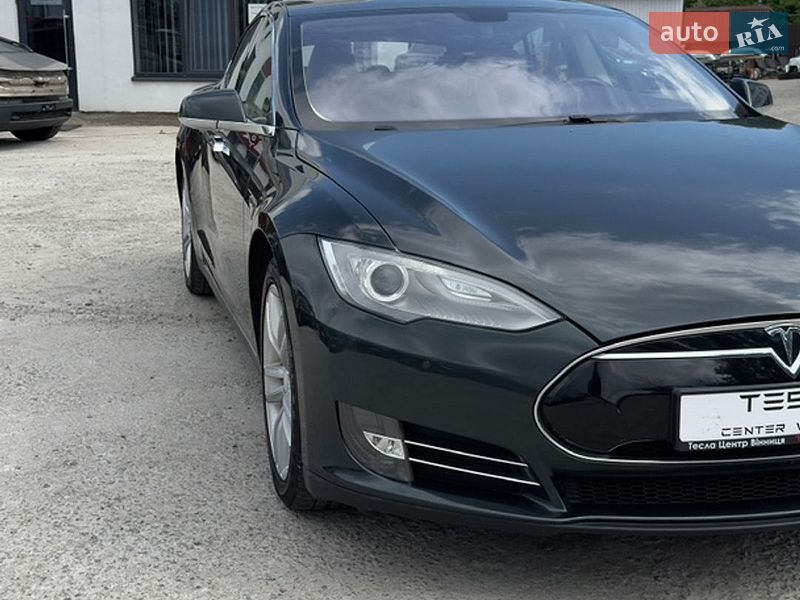 Лифтбек Tesla Model S 2013 в Виннице