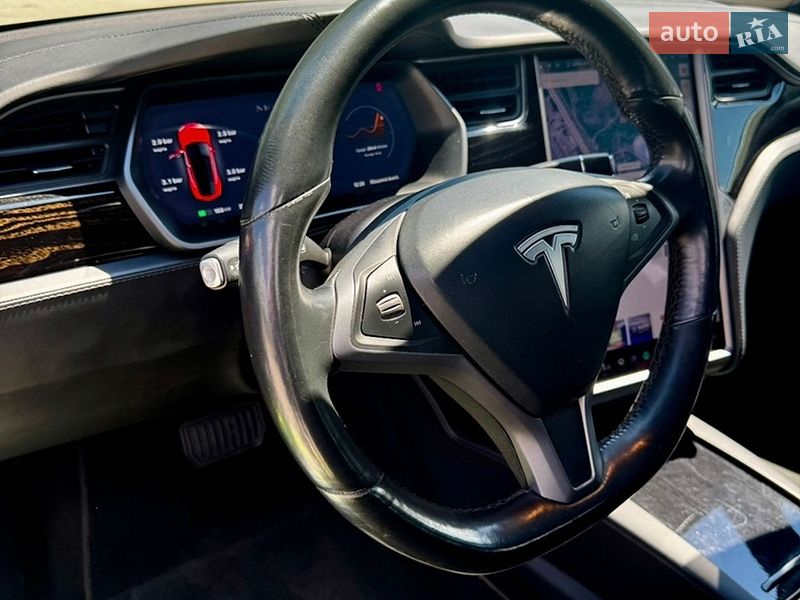 Ліфтбек Tesla Model S 2018 в Дніпрі