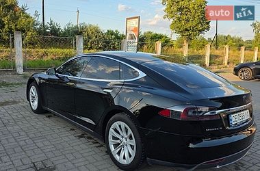 Лифтбек Tesla Model S 2016 в Черновцах