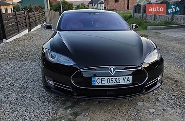 Лифтбек Tesla Model S 2016 в Черновцах