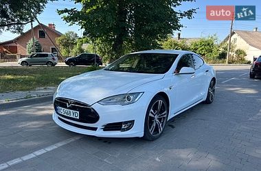 Лифтбек Tesla Model S 2015 в Бродах