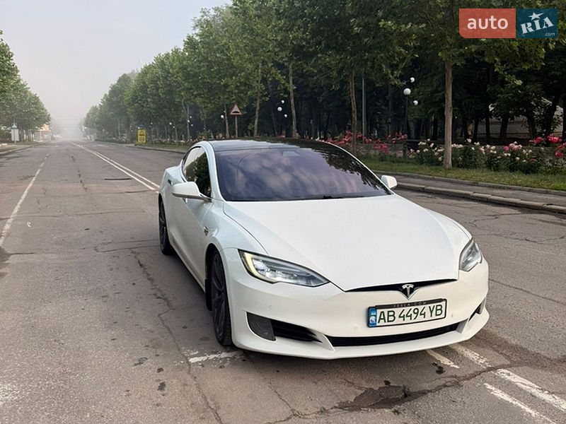 Tesla Model S 2017