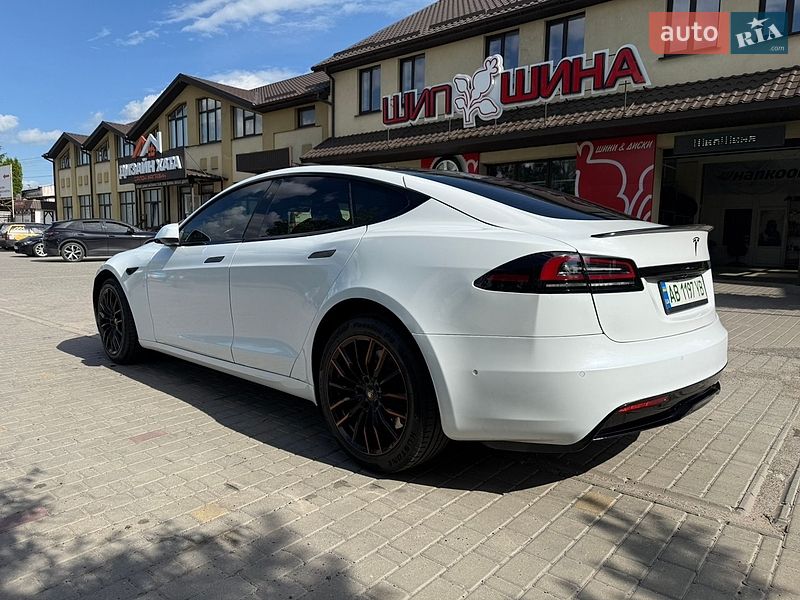 Лифтбек Tesla Model S 2022 в Виннице