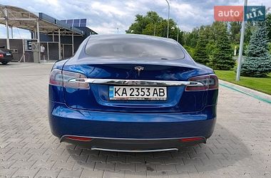 Ліфтбек Tesla Model S 2015 в Києві