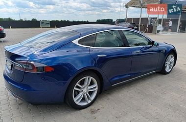Ліфтбек Tesla Model S 2015 в Києві