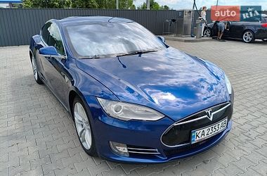 Ліфтбек Tesla Model S 2015 в Києві