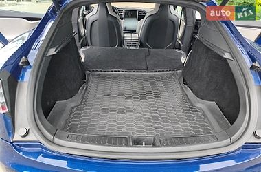 Ліфтбек Tesla Model S 2015 в Києві
