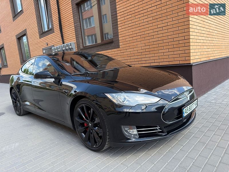 Лифтбек Tesla Model S 2014 в Виннице фото Лифтбек Tesla Model S 2014 в Виннице