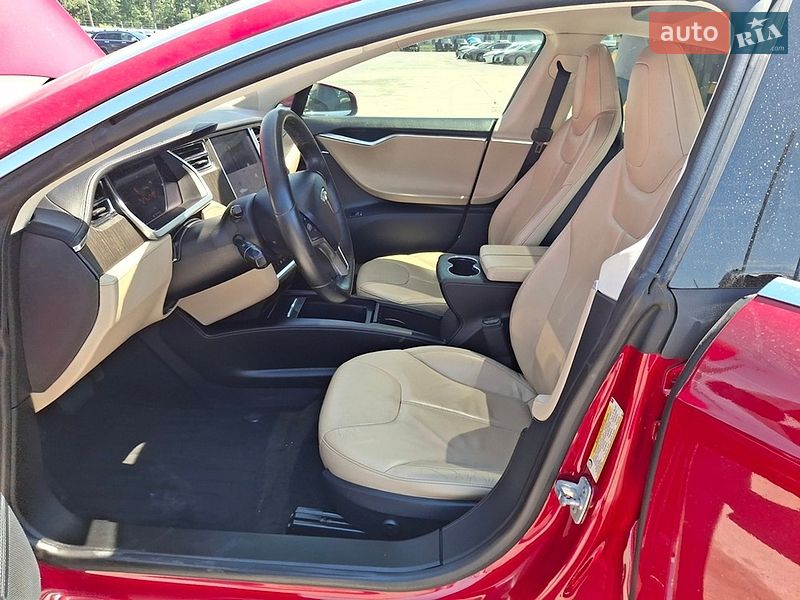 Лифтбек Tesla Model S 2014 в Киеве фото 4 Лифтбек Tesla Model S 2014 в Киеве