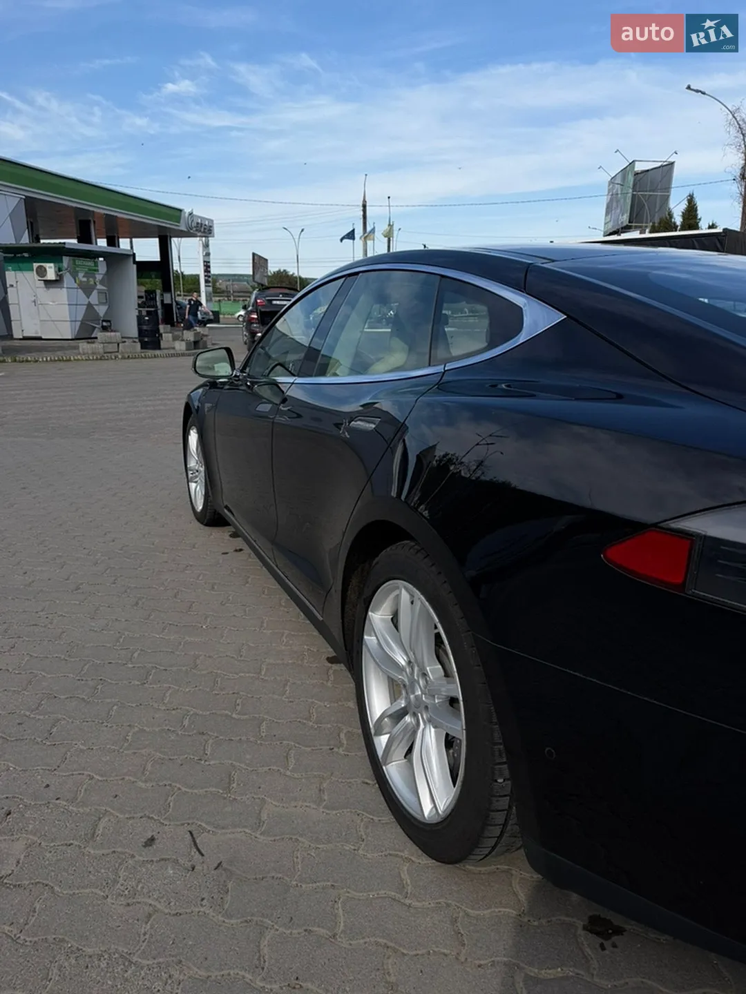 2015 Tesla Model S - мініатюра 9