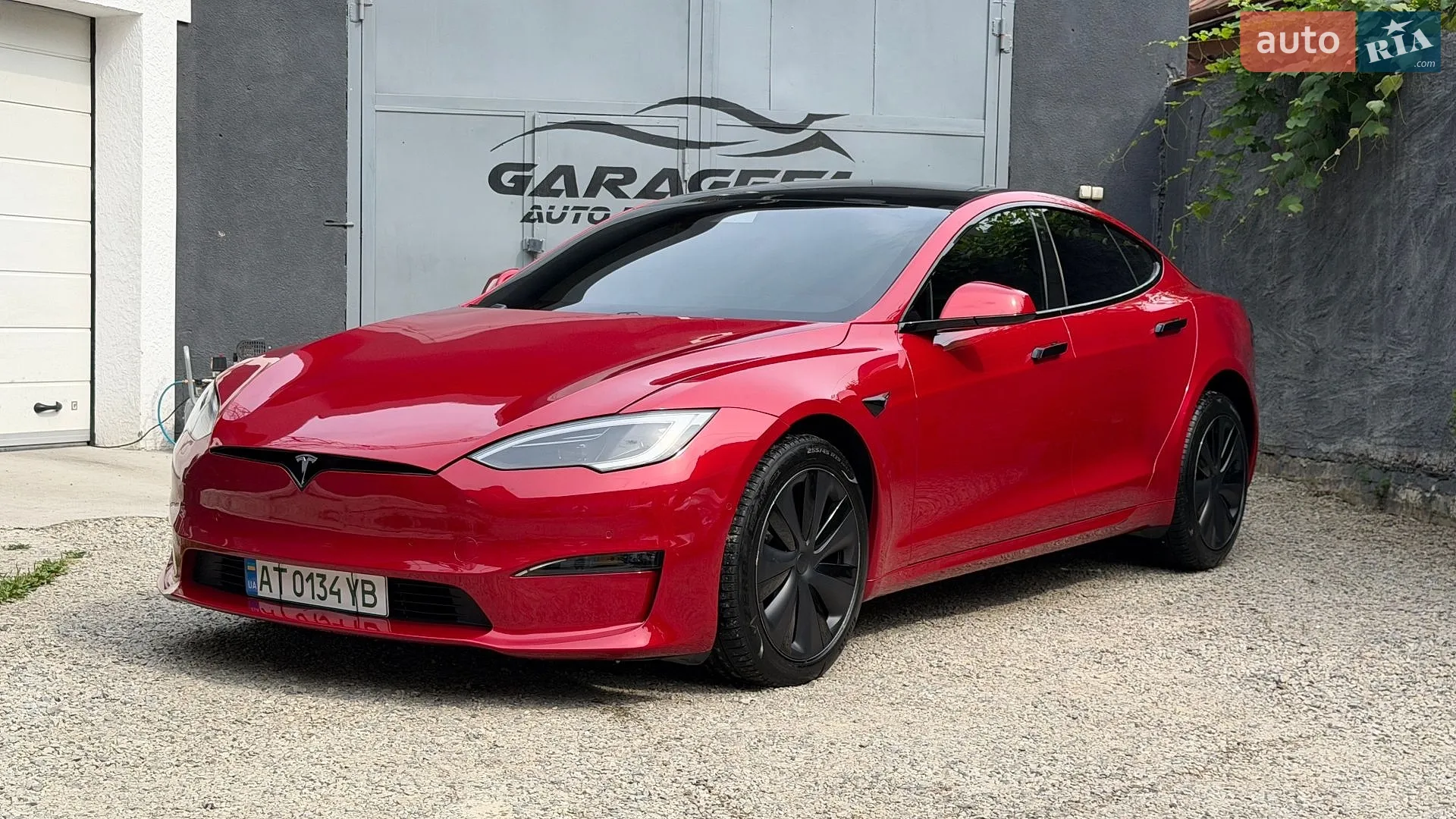 2022 Tesla Model S - фото 1