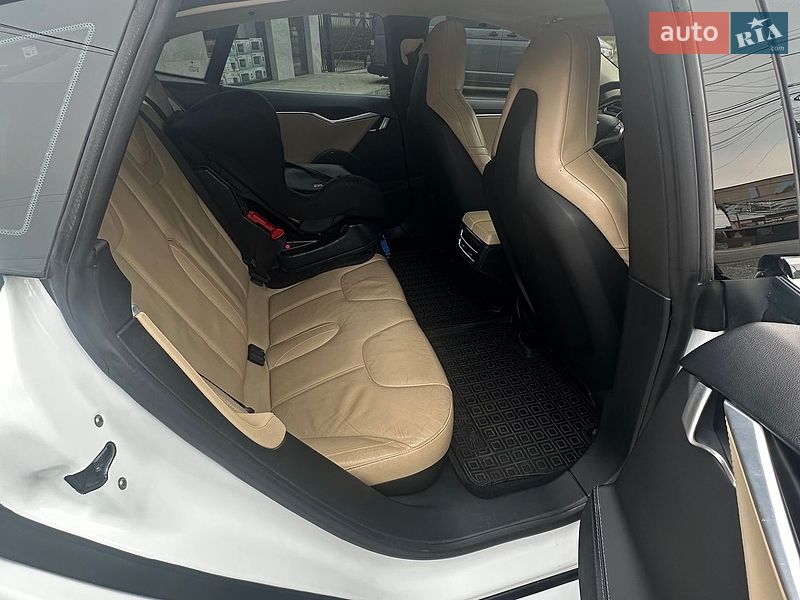 Ліфтбек Tesla Model S 2014 в Виноградові