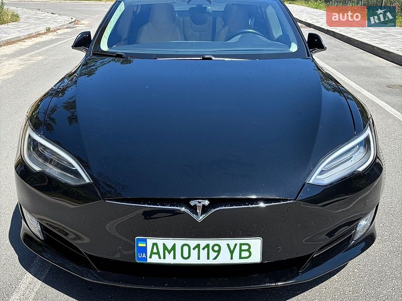 Ліфтбек Tesla Model S 2016 в Житомирі