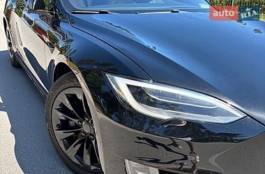 Ліфтбек Tesla Model S 2016 в Житомирі