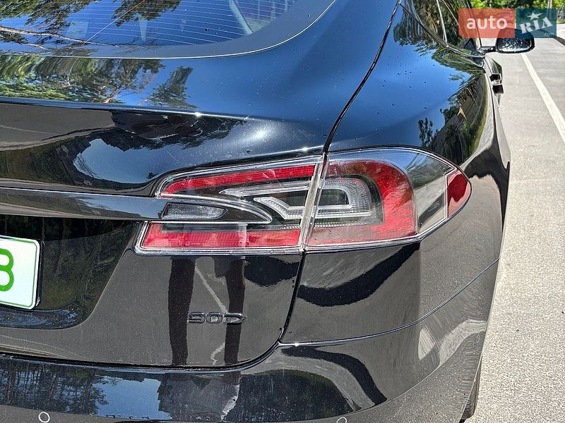 Ліфтбек Tesla Model S 2016 в Житомирі