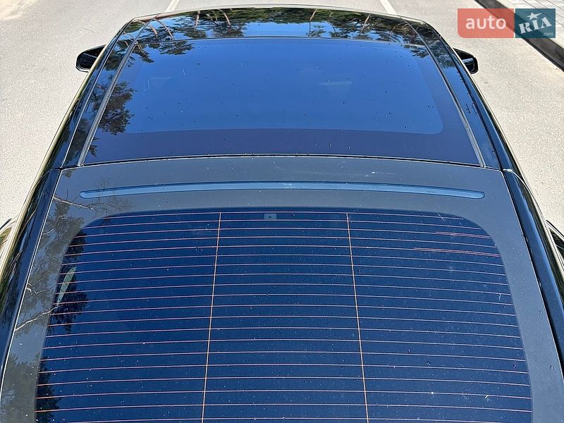 Ліфтбек Tesla Model S 2016 в Житомирі