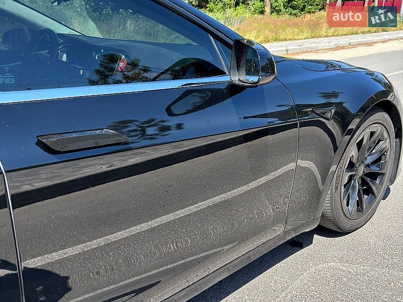 Ліфтбек Tesla Model S 2016 в Житомирі