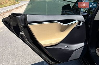 Ліфтбек Tesla Model S 2016 в Житомирі