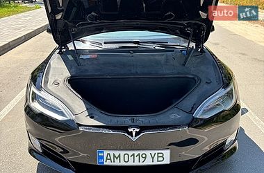 Ліфтбек Tesla Model S 2016 в Житомирі