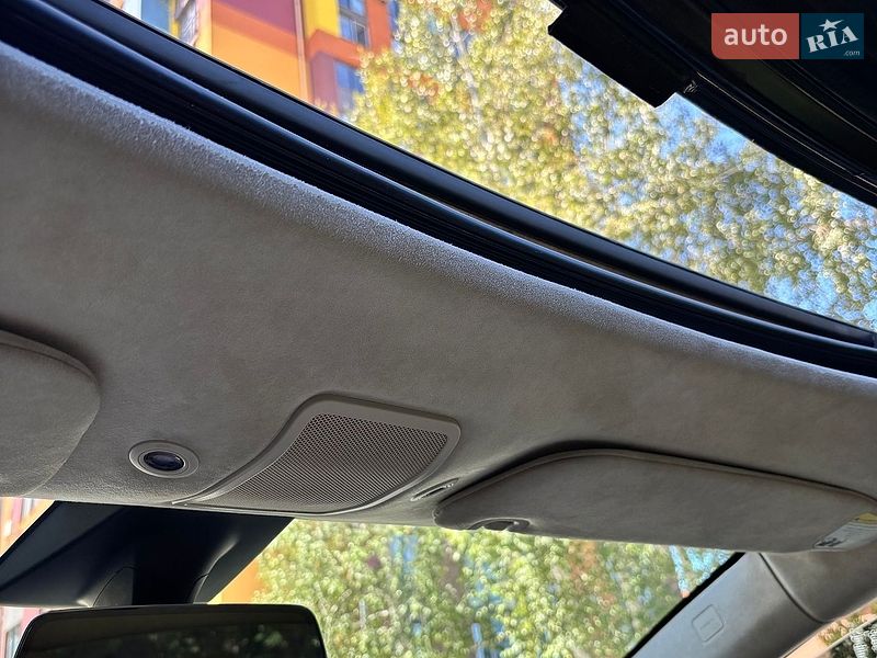 Ліфтбек Tesla Model S 2016 в Житомирі
