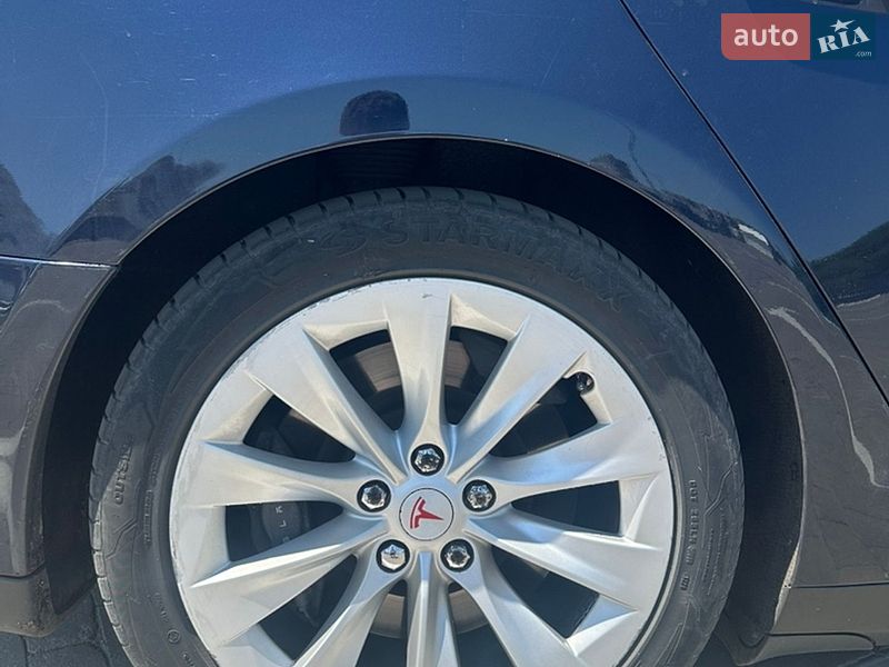 Лифтбек Tesla Model S 2013 в Одессе