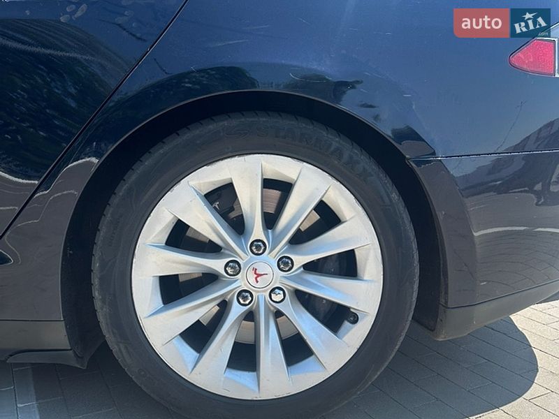 Лифтбек Tesla Model S 2013 в Одессе
