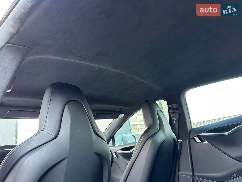 Лифтбек Tesla Model S 2016 в Мукачево