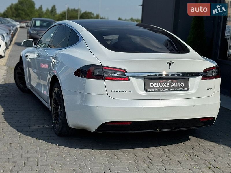 Лифтбек Tesla Model S 2017 в Ивано-Франковске фото 11 Лифтбек Tesla Model S 2017 в Ивано-Франковске