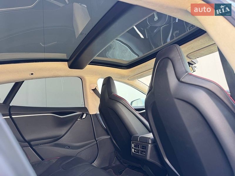 Ліфтбек Tesla Model S 2014 в Вінниці