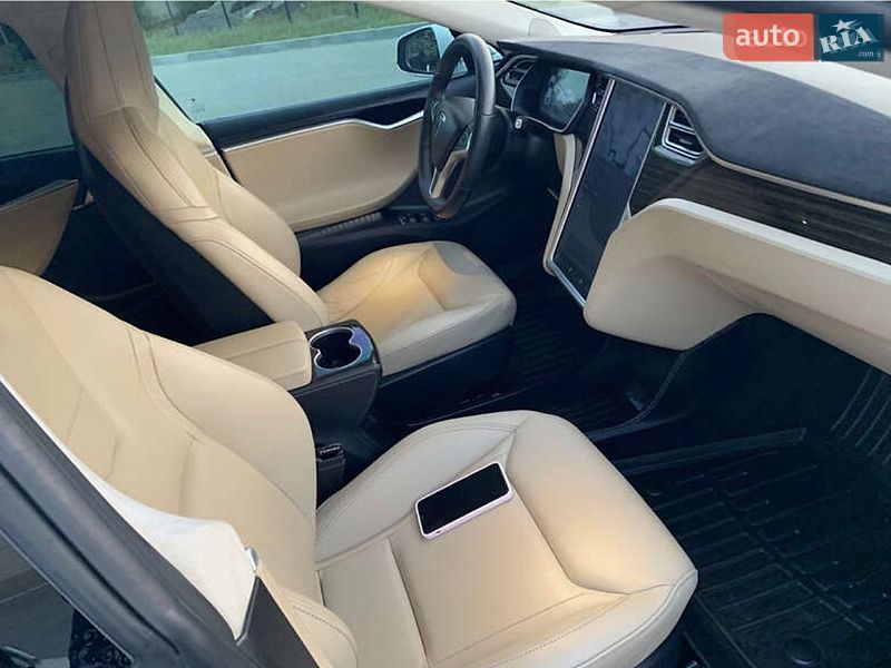 Лифтбек Tesla Model S 2015 в Бершади фото 3 Лифтбек Tesla Model S 2015 в Бершади