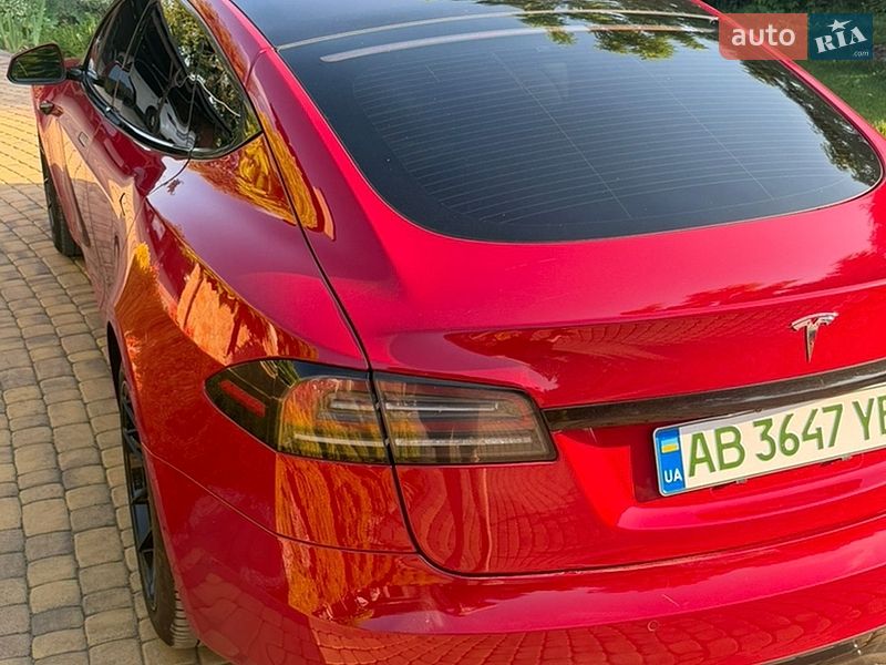 Лифтбек Tesla Model S 2022 в Виннице