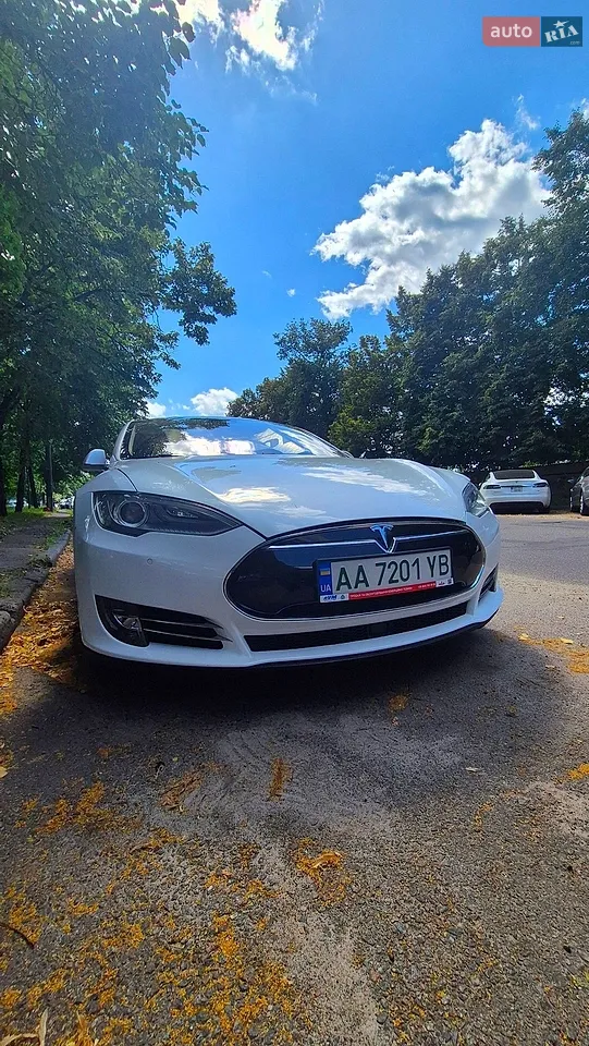 2015 Tesla Model S - мініатюра 10