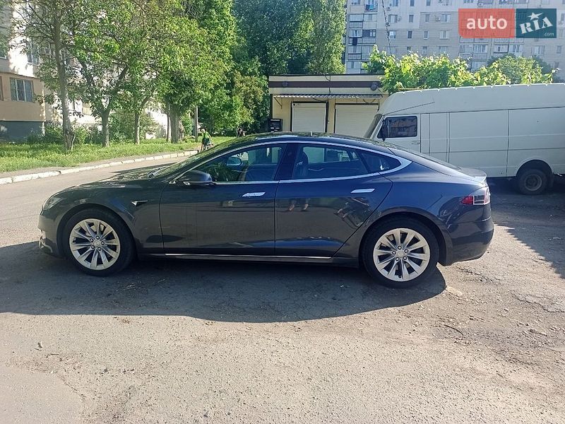 Tesla Model S 2017