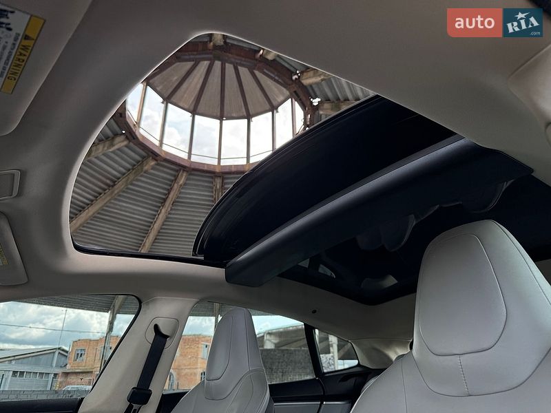 Лифтбек Tesla Model S 2013 в Виннице