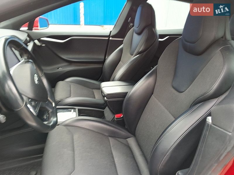 Ліфтбек Tesla Model S 2017 в Києві