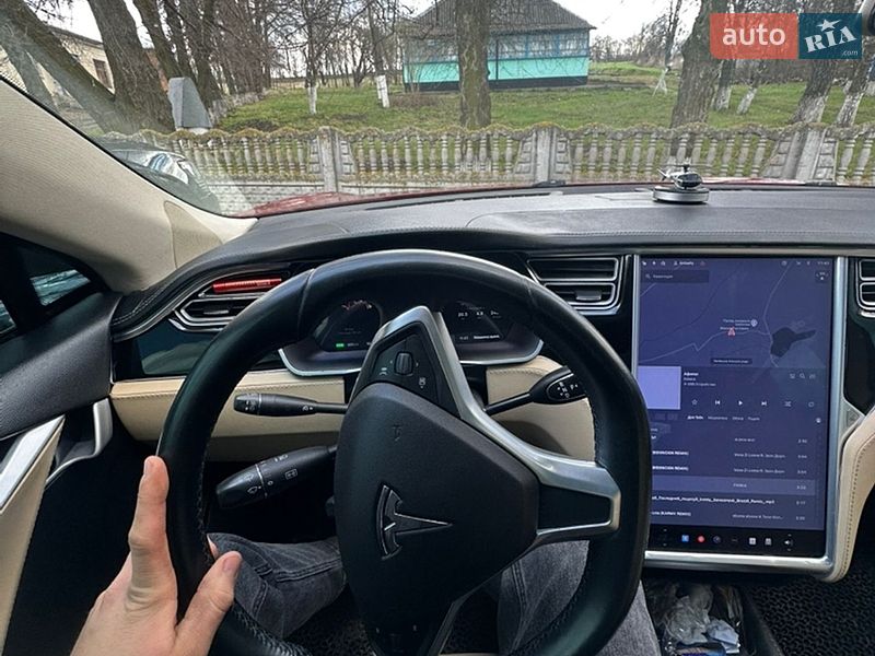 Лифтбек Tesla Model S 2014 в Виннице